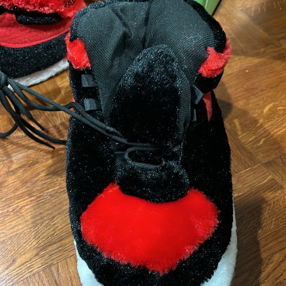 Air Jordon Plush Jumbo Slippers - Picture 3 of 4